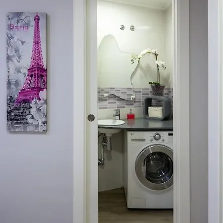 En El Centro De Con Parking * Vigo